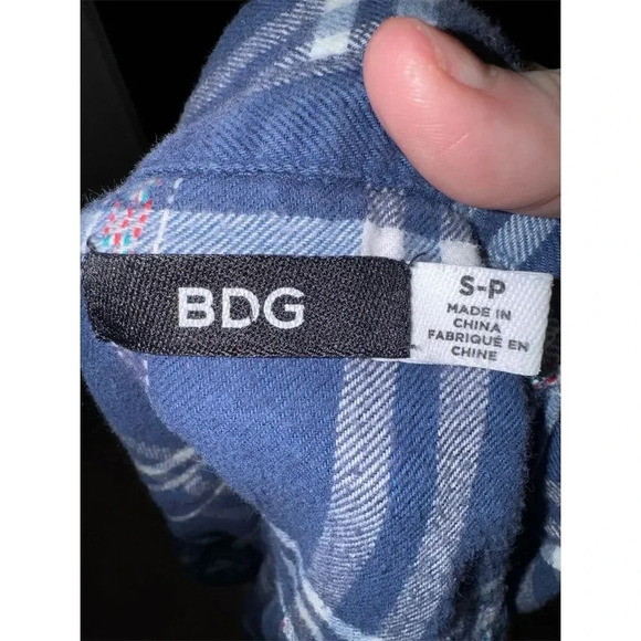 BDG Women's  Petite Blue Plaid Flannel Button-Up Shirt Size SP - Picture 2 of 8